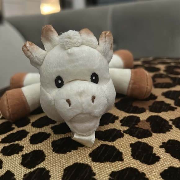 Sophie LA Girafe binky holder - Picture 3 of 17